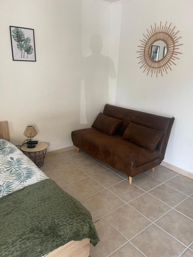 Studio Chez Joss Istres Exterior foto