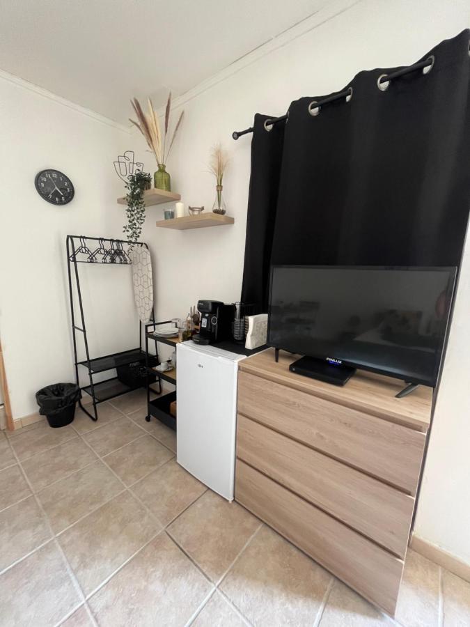 Studio Chez Joss Istres Exterior foto