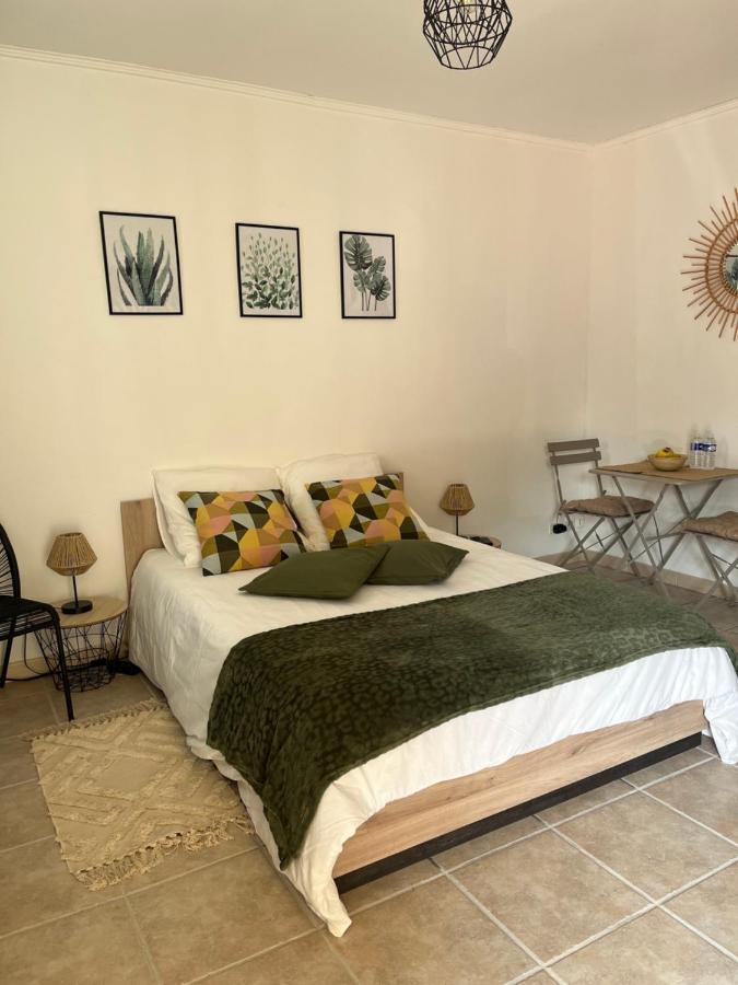 Studio Chez Joss Istres Exterior foto