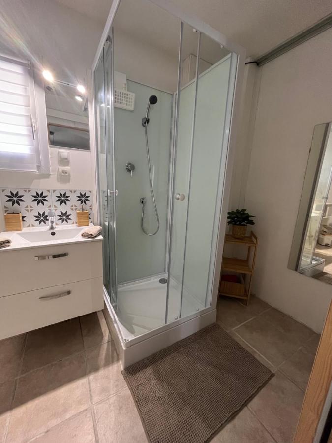 Studio Chez Joss Istres Exterior foto
